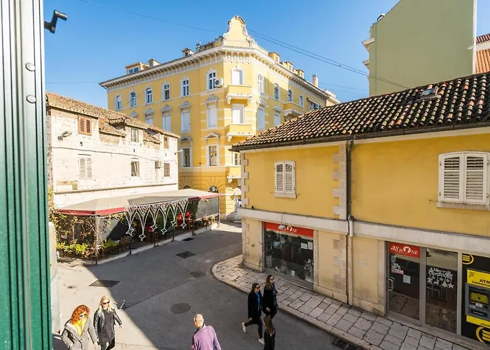 In Old Town With View Appartamento